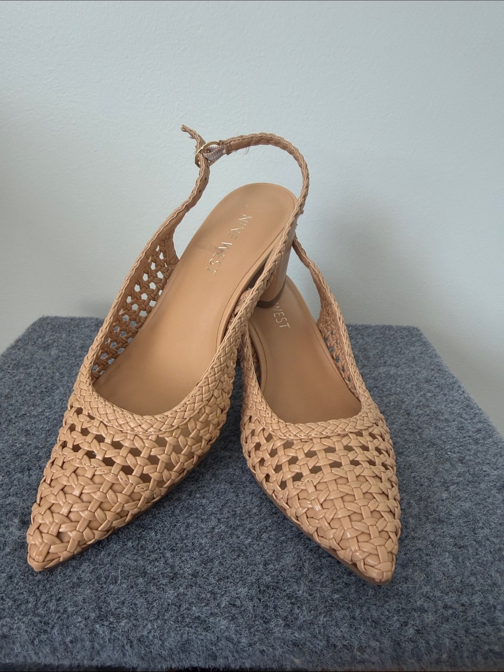 Nine West Tan Woven Pointed-Toe Slingback Flats Sz 6.5